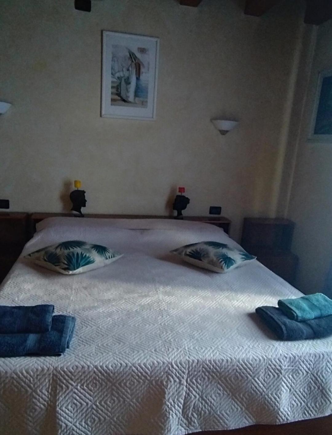 مالكونتينتا B&B Palmagrill الغرفة الصورة